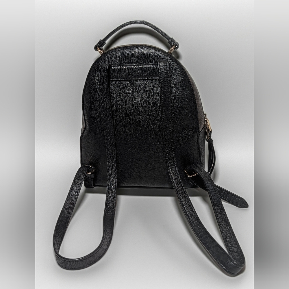 ✨ Coach Medium Backpack – Leather & Signature Canvas ✨ - Picture 2 of 10